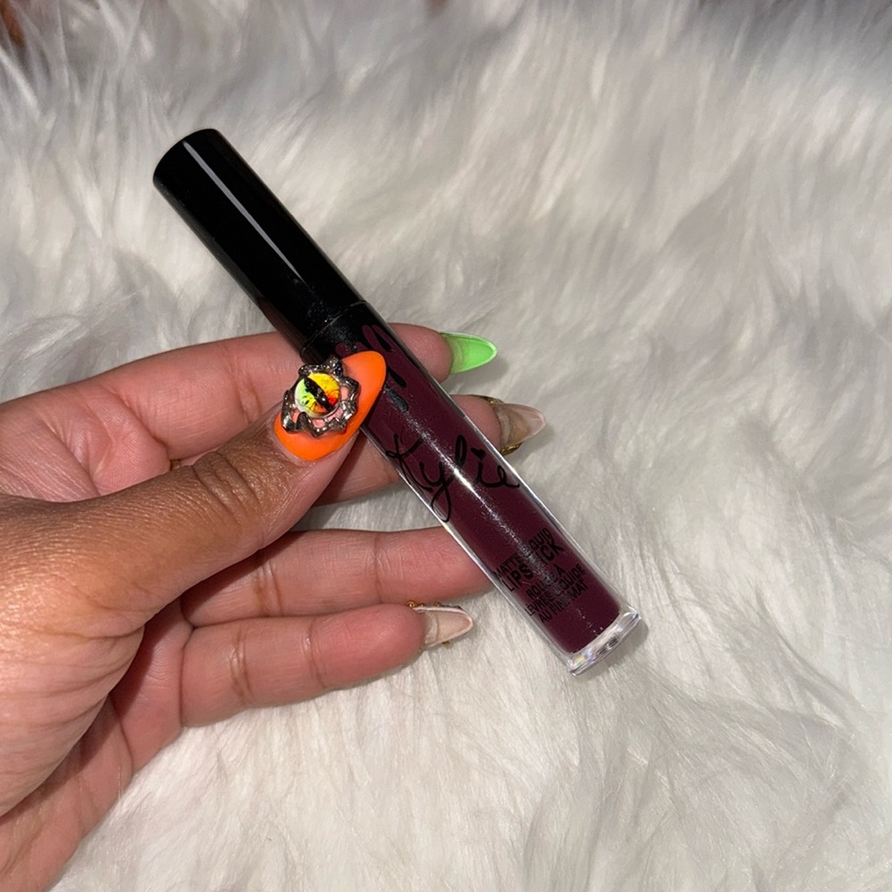 Kylie Kourt k lipstick